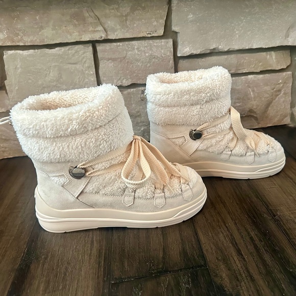 MONCLER Best-Selling Natural Darling Snow Boots Sz 38 NIB $960!! - Picture 3 of 8